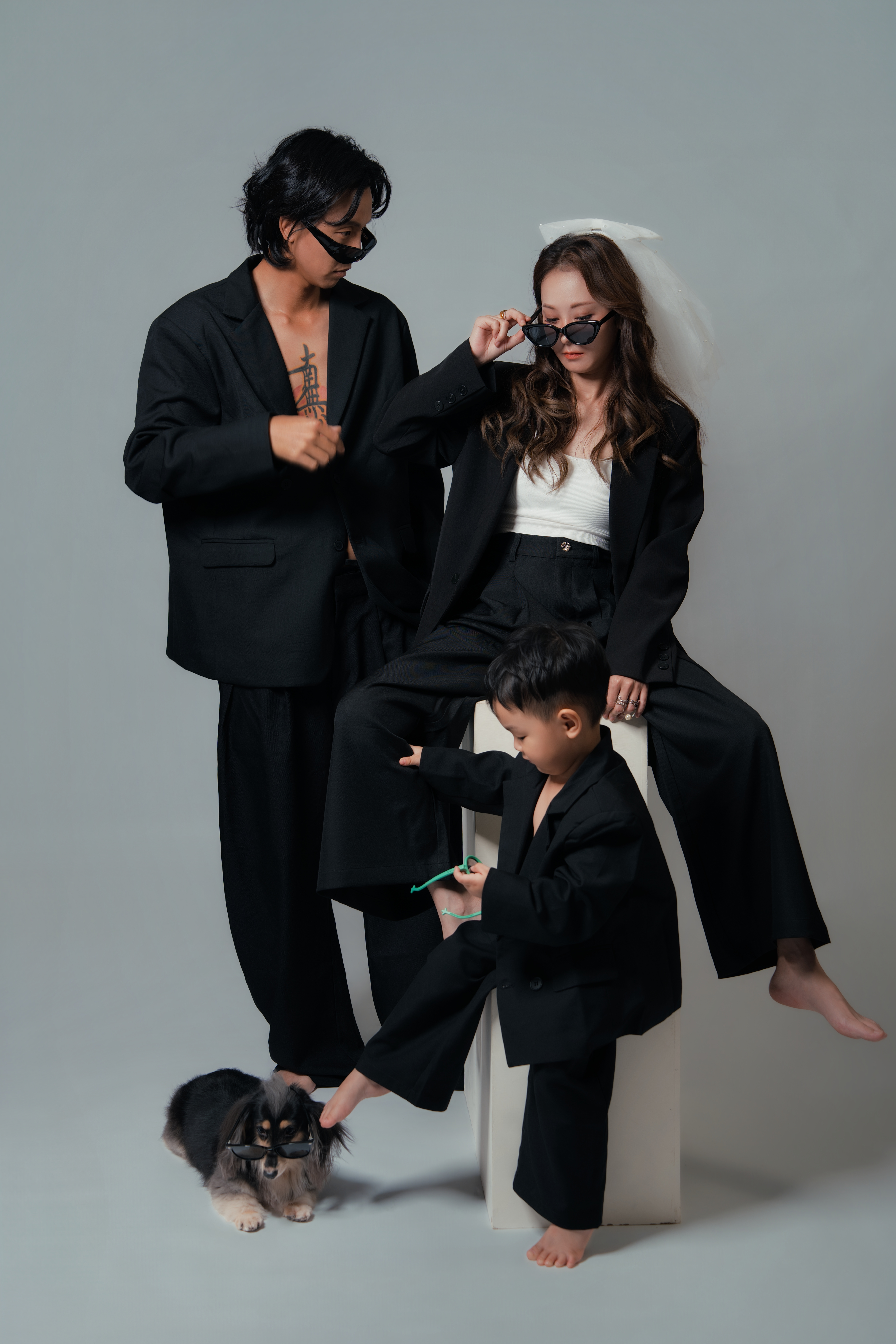 BLACK TIE FAMILY